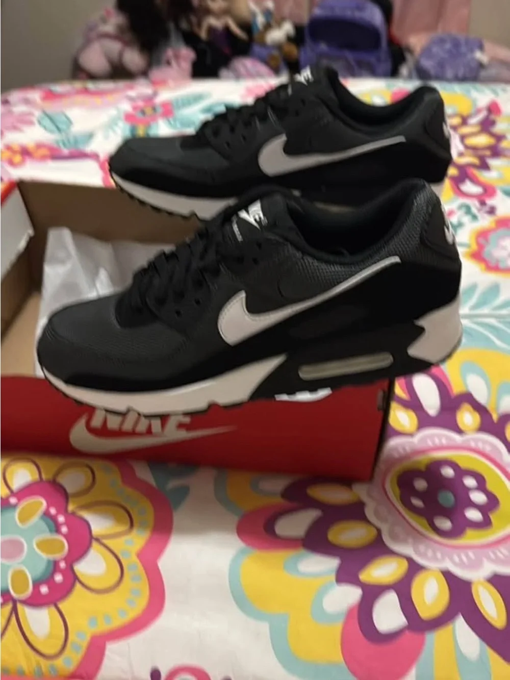 Nike Air Max 90 Men's Black and Gray Low-Top Sneakers